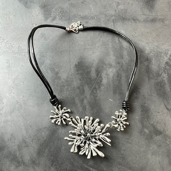 Jewelry - New Silver and Leather Floral Statement Necklace